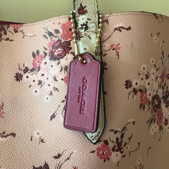 Coach Pink Floral Tote Bag with Classic Design - Picture 3 of 14